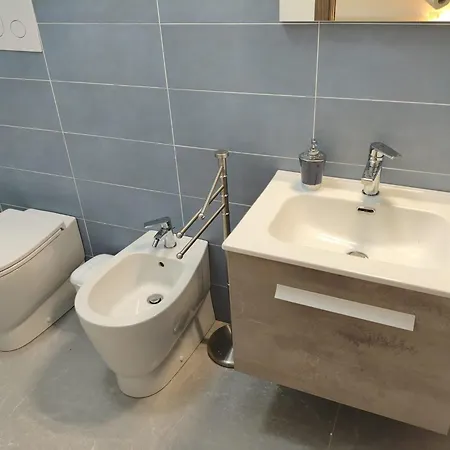 Domus Roseto Guest house *